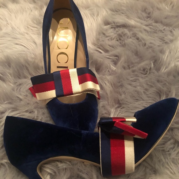 GUCCI VELOUR ROYAL BLUE...w/ Bows are removable. - Picture 2 of 7